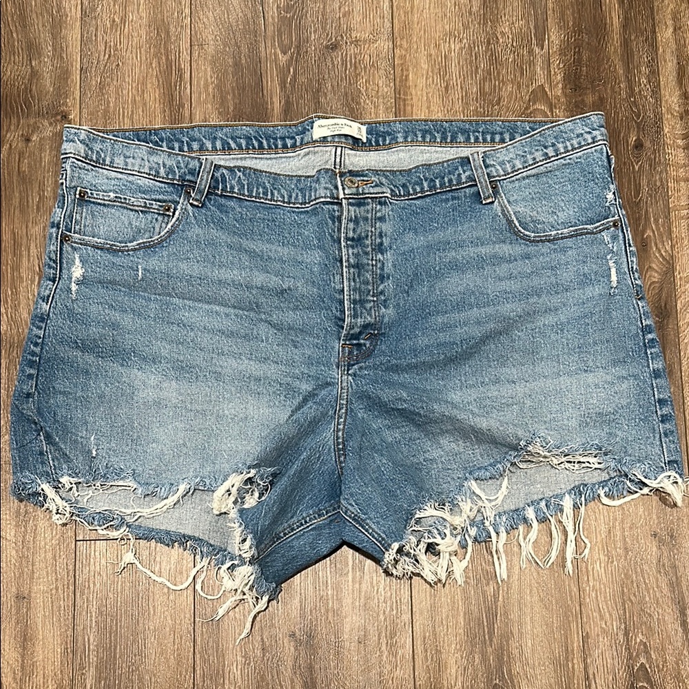 Abercrombie & Fitch The Dad Short High Rise Distressed Shorts Size: 36/22